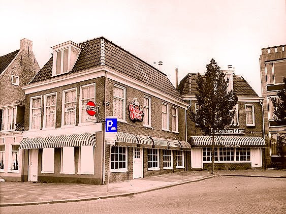 Golden Oldies - Gekleurd met Dichte Ramen (Serpia)